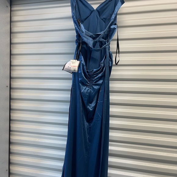 Blue Evening Gown - Picture 4 of 4